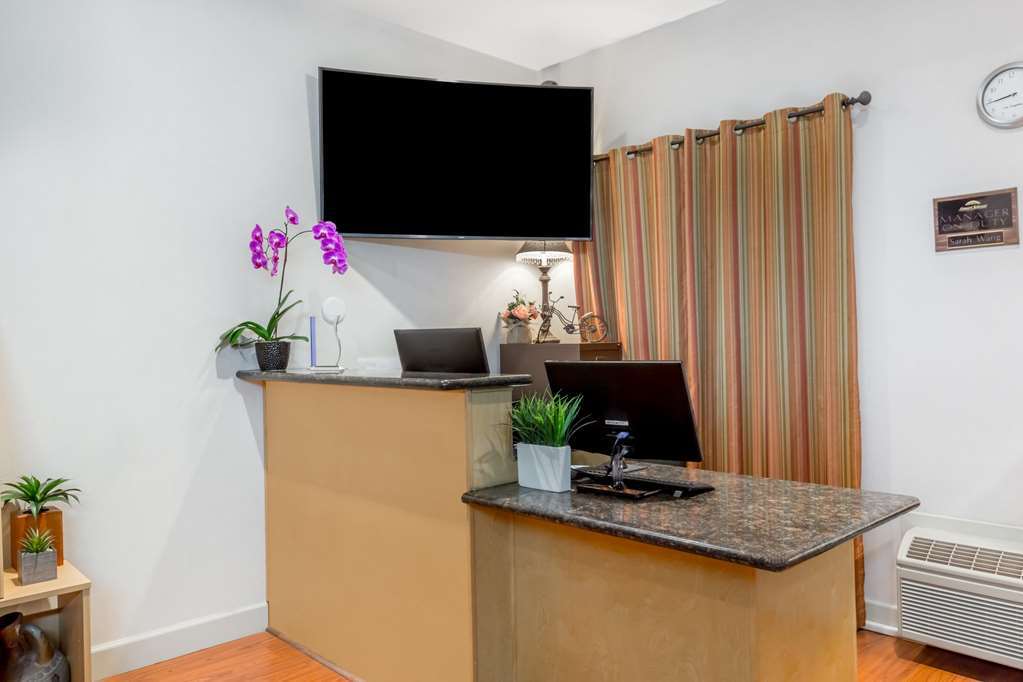 Monarch Valley Inn Marina At Monterey Bay Интериор снимка
