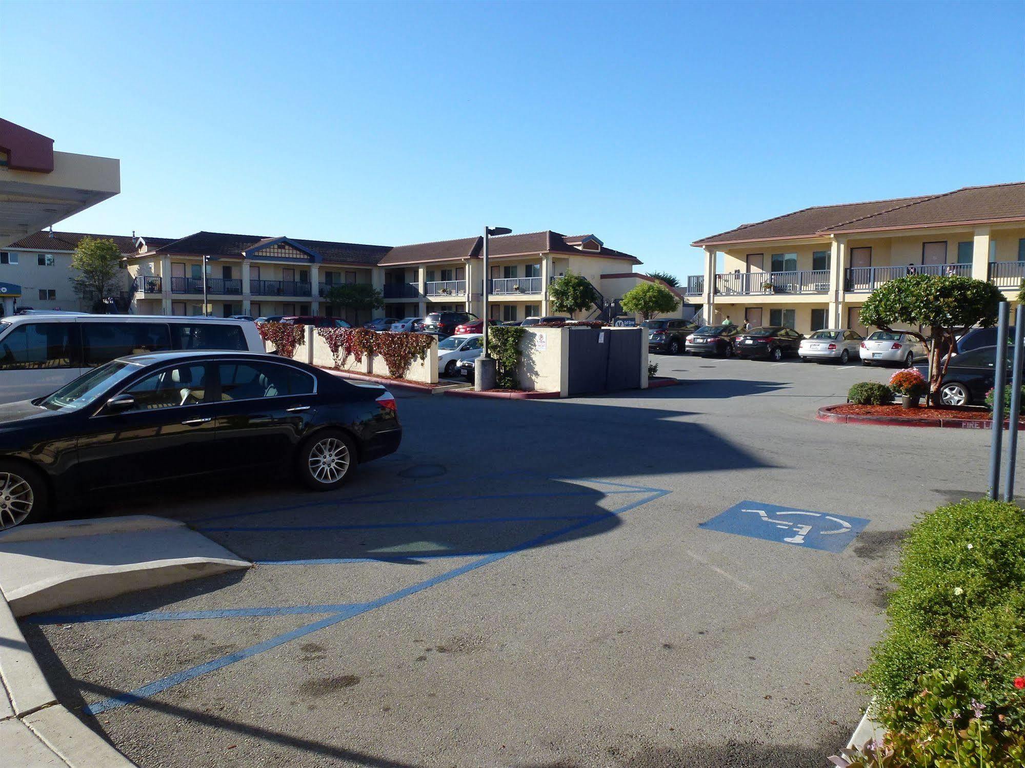 Monarch Valley Inn Marina At Monterey Bay Екстериор снимка