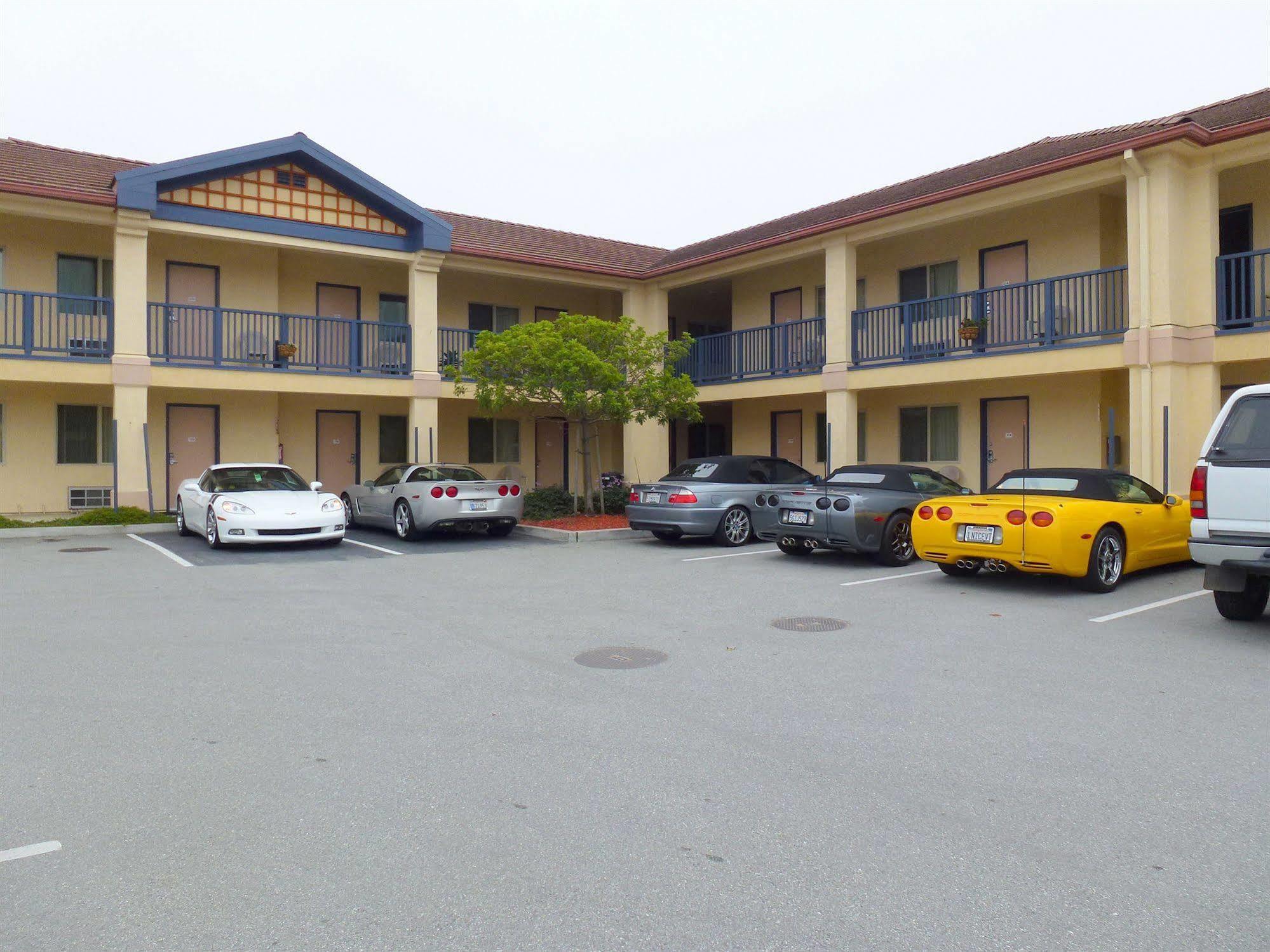 Monarch Valley Inn Marina At Monterey Bay Екстериор снимка